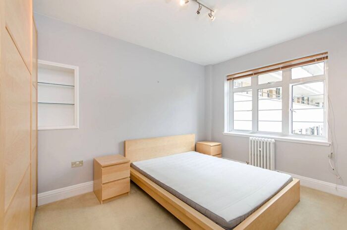 1 Bedroom Flat To Rent In Old Brompton Road, Earls Court, London, SW5