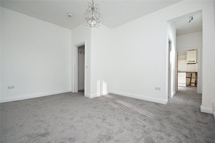 2 Bedroom Apartment To Rent In Flat, Whingate, Leeds, West Yorkshire, LS12