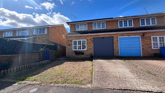 4 Bedroom Semi Detached House To Rent In Ashdown Avenue, Farnborough, Hampshire, GU14