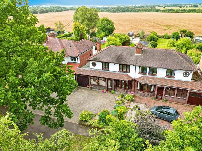 3 Bedroom Semi-Detached House For Sale In Hill Lane, Bassetts Pole, Sutton Coldfield, B75