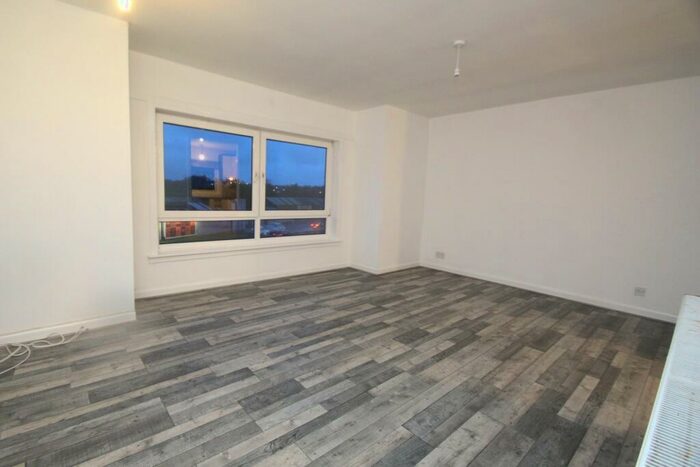 2 Bedroom Flat To Rent In Cowgate, Kirkintilloch, G66