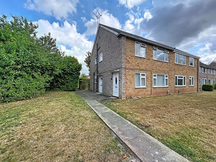 2 Bedroom Maisonette To Rent In Denton Close, Kenilworth, CV8