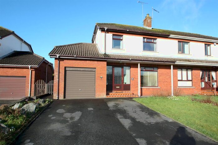 3 Bedroom Semi-Detached House For Sale In Oakland Grove, Ballynahinch, BT24