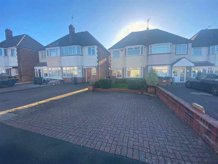 3 Bedroom Semi-Detached House To Rent In Corville Gardens, Sheldon, Birmingham B26