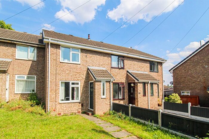 2 Bedroom Terraced House For Sale In Chestnut Walk, Wakefield, WF2