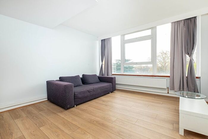 2 Bedroom Flat To Rent In Keswick Road, London, SW15