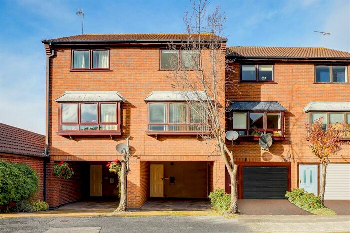 2 Bedroom Town House To Rent In Chelsbury Court, Arnold, Nottingham, NG5
