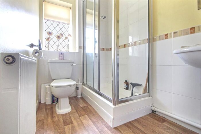 2 Bedroom Terraced House For Sale In Broomfield Avenue, Broxbourne, EN10