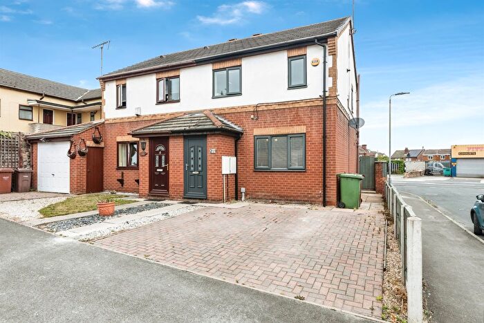 3 Bedroom Semi-detached House For Sale In Weeland Court, Knottingley, WF11