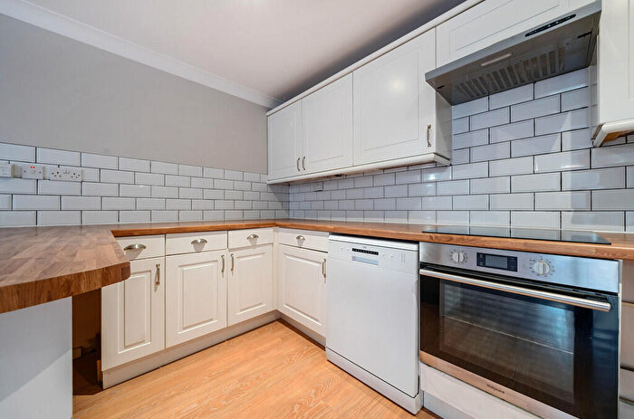 2 Bedroom Flat For Sale In Durham Road, Sidcup, DA14