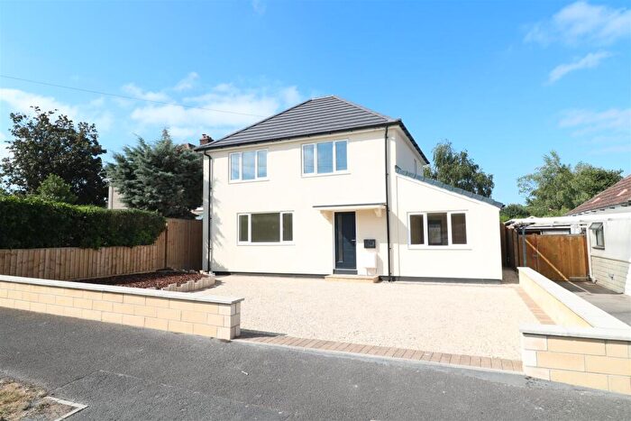 3 Bedroom Detached House For Sale In Fulford Road, Trowbridge, BA14
