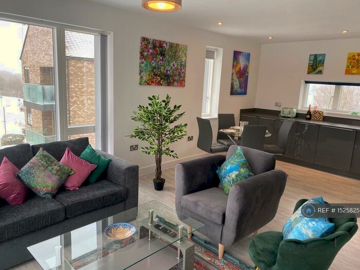 2 Bedroom Flat To Rent In Knightly Avenue, Cambridge, CB2