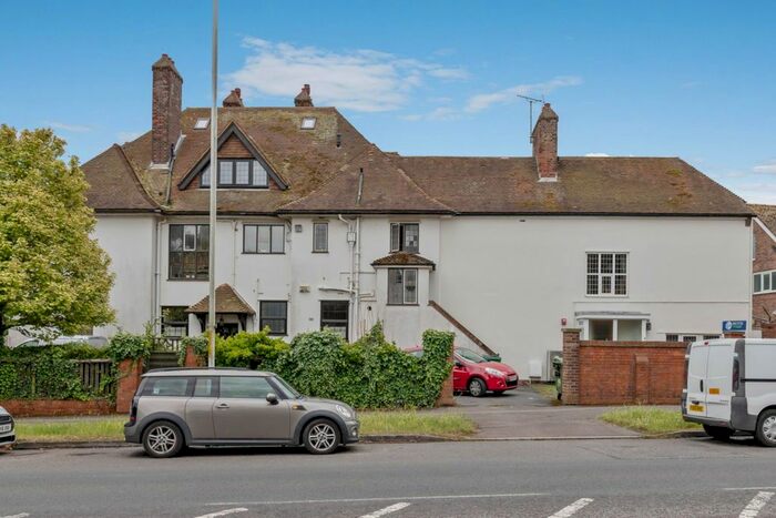 2 Bedroom Flat To Rent In Shorncliffe Road, Folkestone, CT20