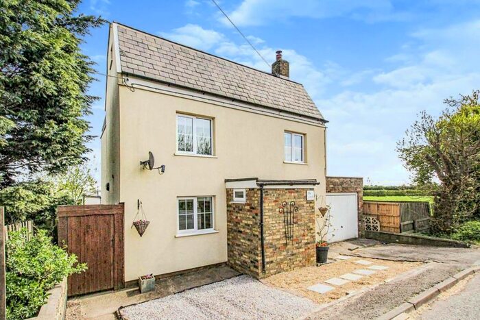 3 Bedroom Detached House For Sale In Chatteris Road, Mepal, Ely, CB6