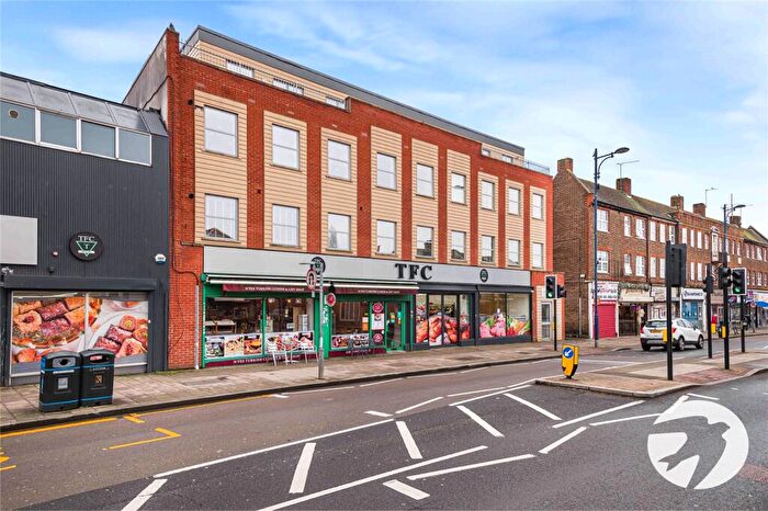 2 Bedroom Flat For Sale In Upper Wickham Lane, Welling, Kent, DA16
