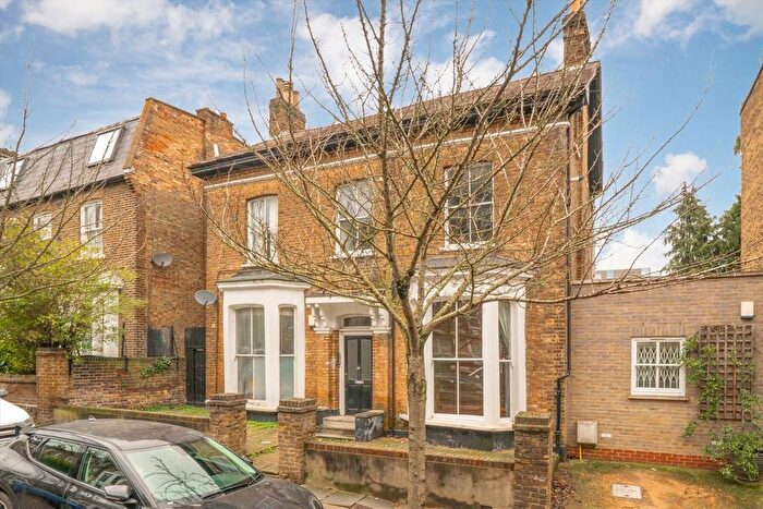 1 Bedroom Flat For Sale In Bickerton Road, Upper Holloway, N19