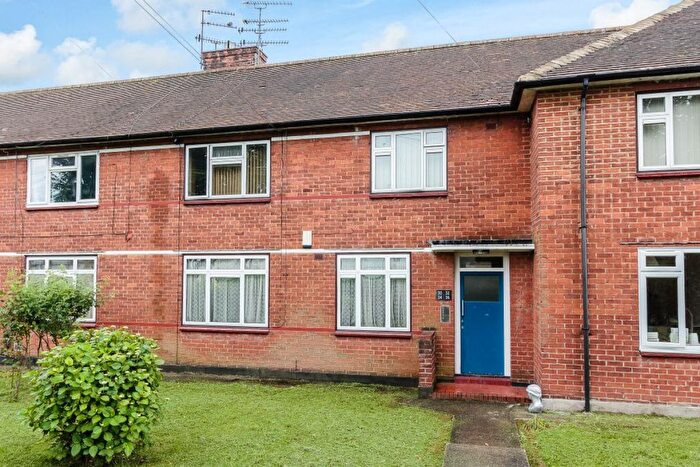 1 Bedroom Flat For Sale In Kingsbridge Road, Harold Hill, RM3