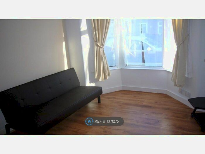 1 Bedroom Flat To Rent In Forest Gate, London, E7