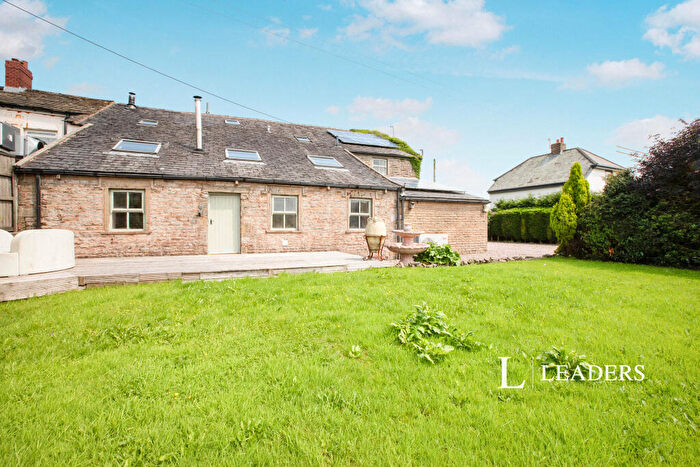 4 Bedroom Cottage To Rent In Waggoners Farm, Burnley, BB11