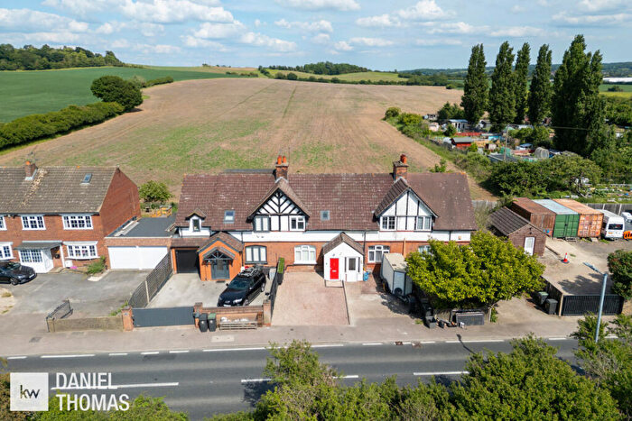 2 Bedroom Terraced House For Sale In Crooked Mile, Waltham Abbey, EN9