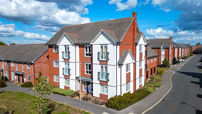 2 Bedroom Apartment For Sale In Fullbrook Avenue, Spencers Wood, Reading, Berkshire, RG7
