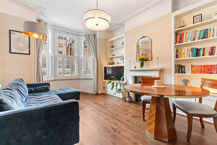 2 Bedroom Flat For Sale In Cromford Road, London, SW18