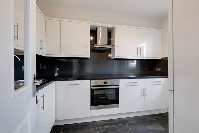 2 Bedroom Flat For Sale In Hardgate, The City Centre, Aberdeen, AB10