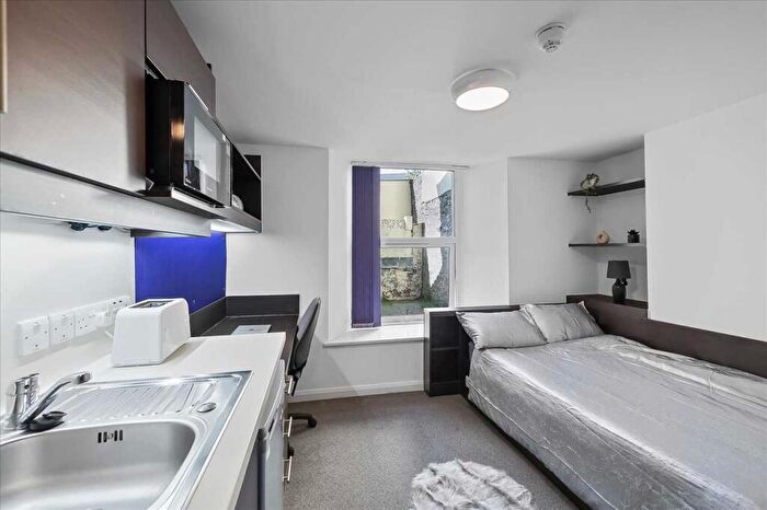 1 Bedroom End Of Terrace House To Rent In The Square, / North Road East, Plymouth, PL4