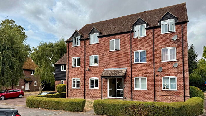 2 Bedroom Flat For Sale In Crawford Place, Newbury, RG14