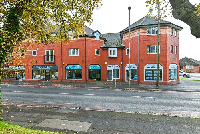 2 Bedroom Flat For Sale In Elm Court, Old Milton Road, New Milton, Hampshire, BH25