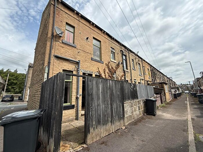 2 Bedroom End Of Terrace House For Sale In Industrial Street, Todmorden, OL14