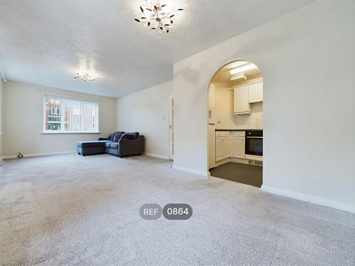 2 Bedroom Flat To Rent In Galleon Court, Hull, HU9