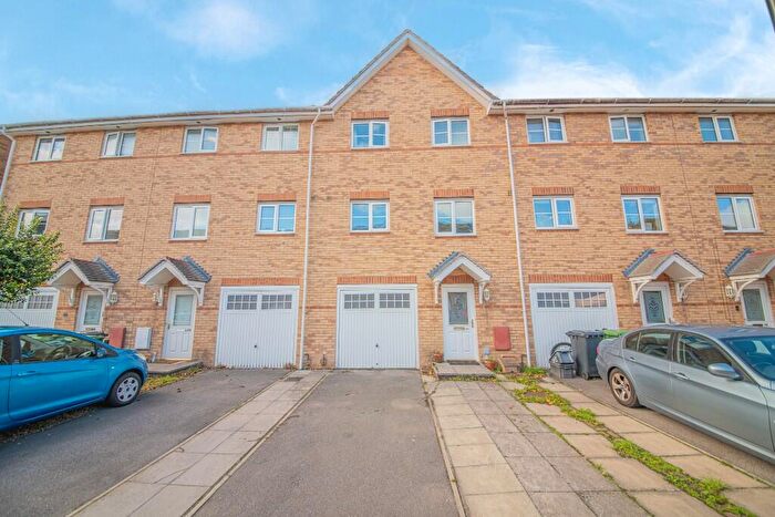 4 Bedroom Town House For Sale In Stranding Street, Eastleigh, SO50