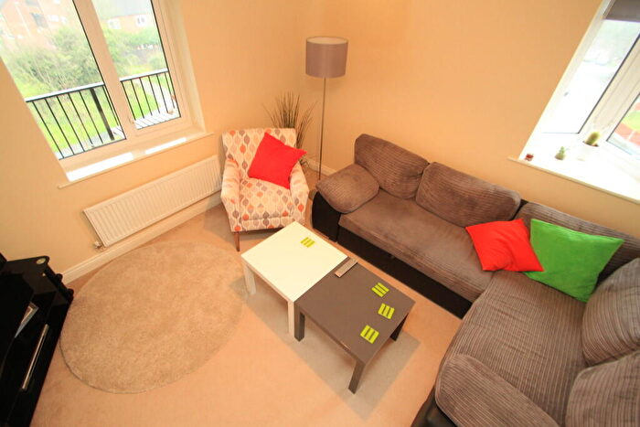 2 Bedroom Apartment To Rent In Newbiggin Place, Leicester, LE4