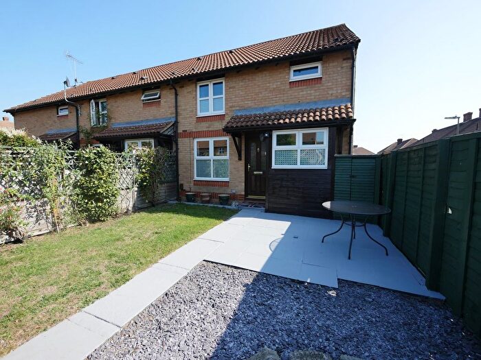 1 Bedroom Terraced House To Rent In Hensworth Road, Ashford, TW15