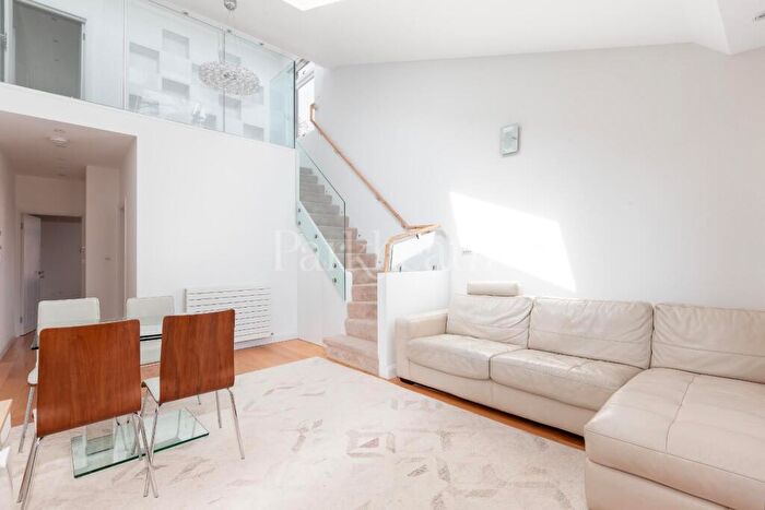 3 Bedroom Flat To Rent In Hampstead Hill Gardens, Hampstead, NW3