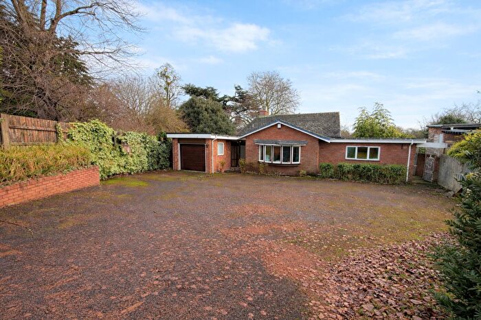 3 Bedroom Detached House For Sale In Cedar Close, Stratford-upon-Avon, CV37