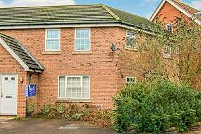 2 Bedroom Maisonette To Rent In Whistlefish Court, Norwich, NR5