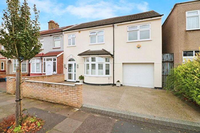 4 Bedroom End Terrace House For Sale In Staines Road, Ilford, IG1