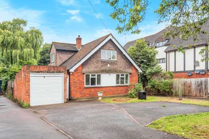 4 Bedroom Bungalow To Rent In Murray Road, Northwood, HA6