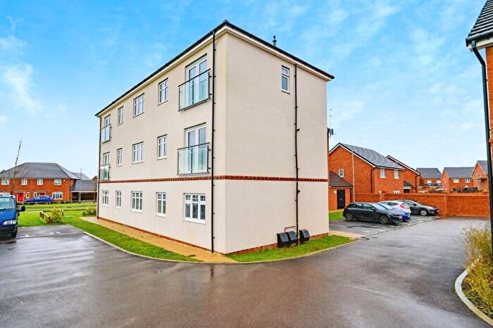 2 Bedroom Flat For Sale In Cornflower Drive, LU5