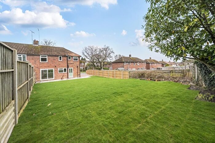 3 Bedroom Semi Detached House For Sale In Newbury, Berkshire, RG14