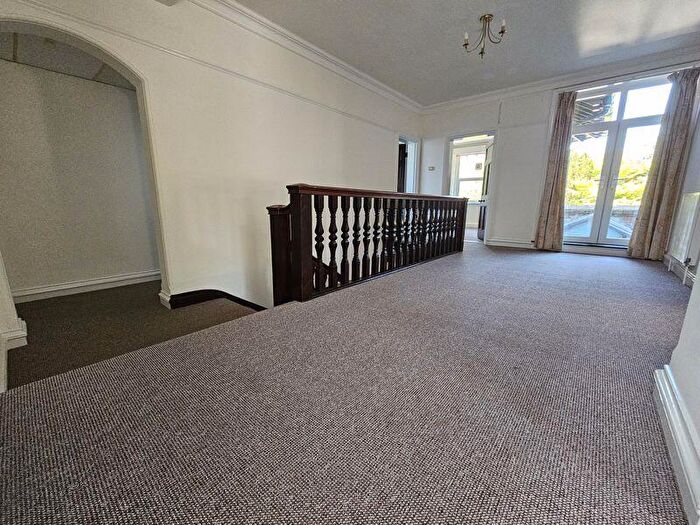 2 Bedroom Flat To Rent In Queens Avenue, Dorchester, DT1