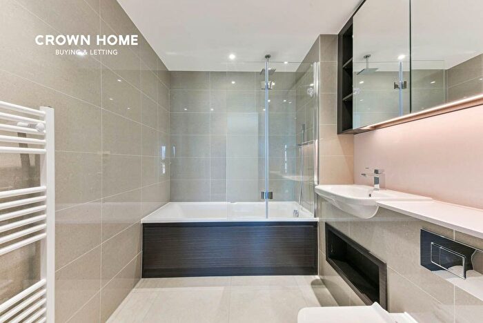 2 Bedroom Flat For Sale In Conquest Tower, Blackfriars Circus, SE1