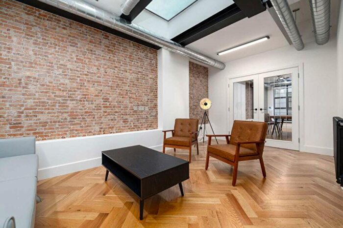 3 Bedroom Flat To Rent In Hatton Garden, London, EC1N