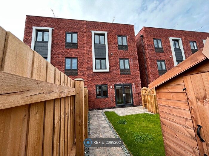 5 Bedroom Semi Detached House To Rent In Bayley Place, Exeter, EX1