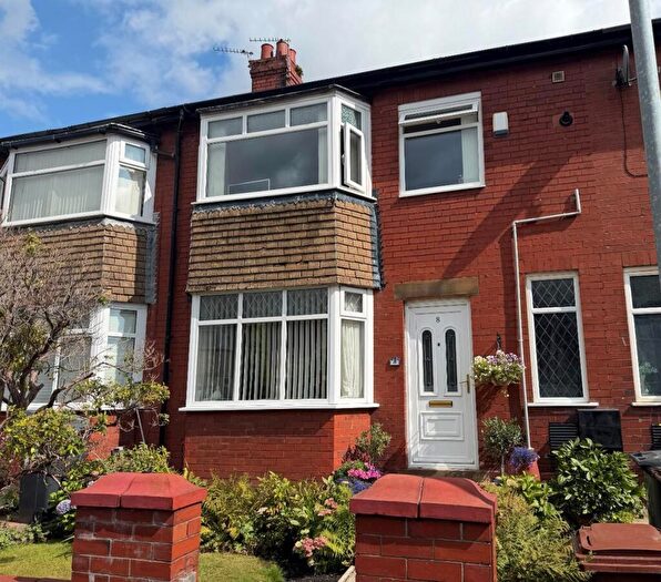 2 Bedroom Town House For Sale In Werneth Crescent, Oldham, OL8
