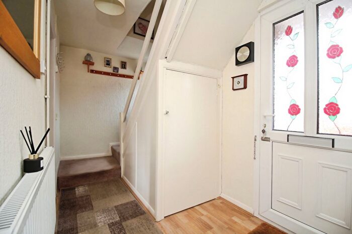 3 Bedroom Semi-Detached House For Sale In Mostyn Avenue, Syston, LE7