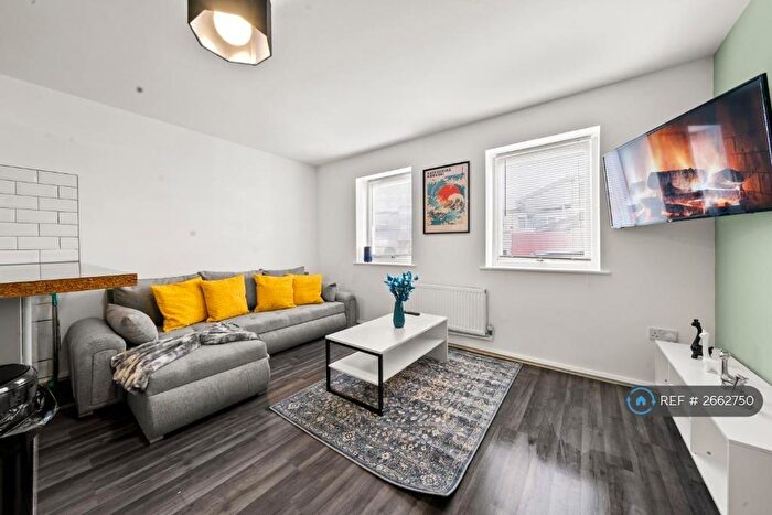 2 Bedroom Flat To Rent In Manor House Lane, Bristol, BS14