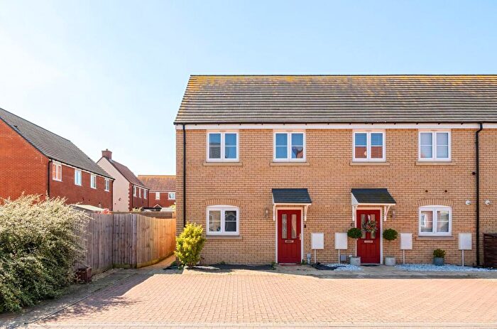 2 Bedroom End Of Terrace House For Sale In Herberts Meadow, Clifton, Shefford, SG17